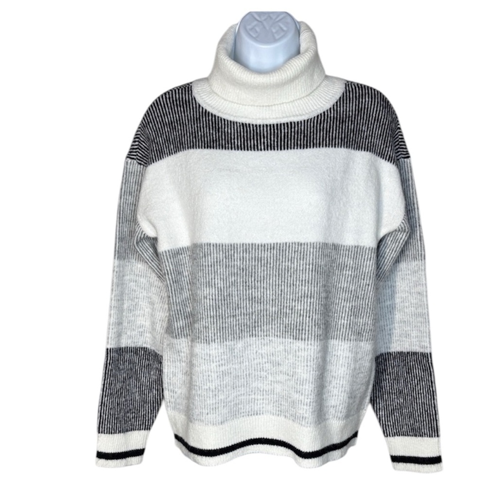 Liz Claiborne Striped Turtleneck Sweater White and Gray